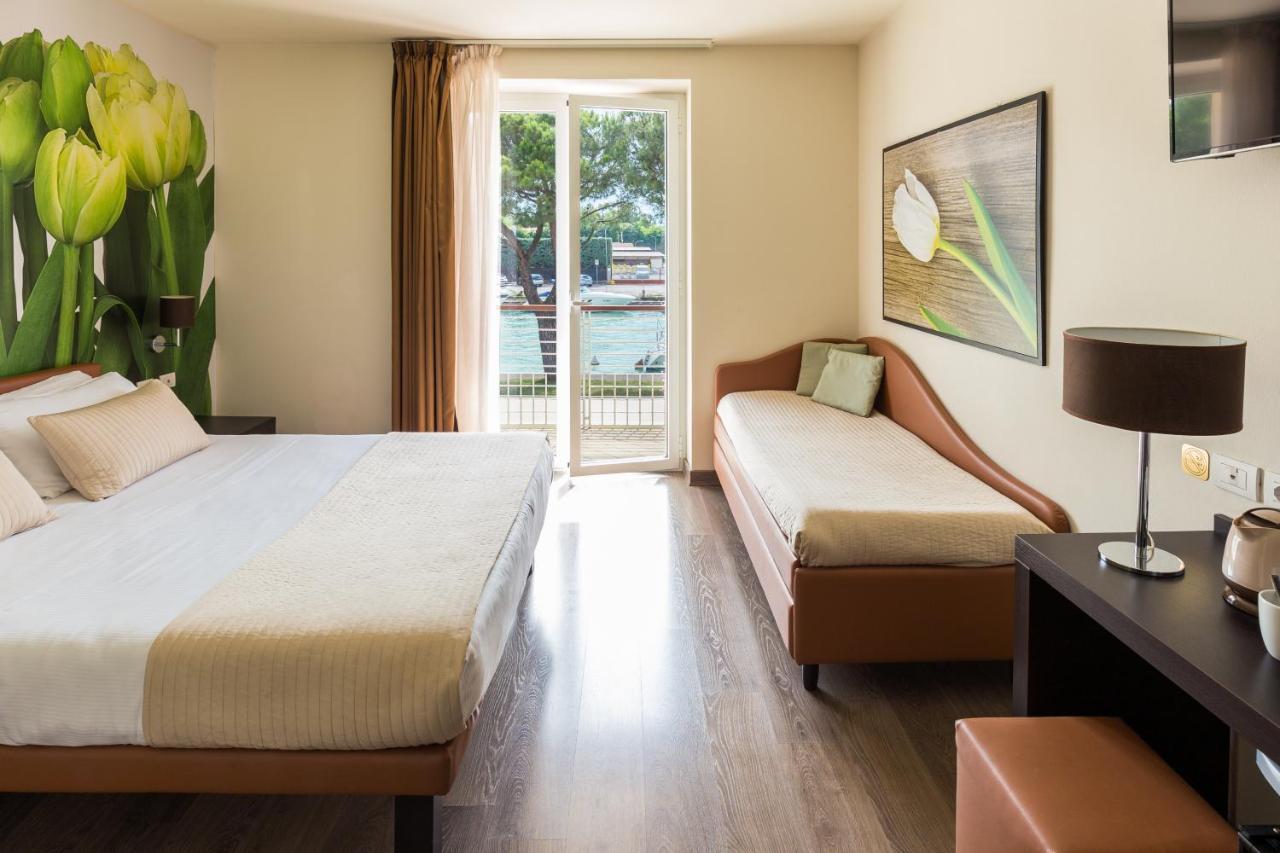 Hotel Acquadolce Пескьера-дель-Гарда Экстерьер фото