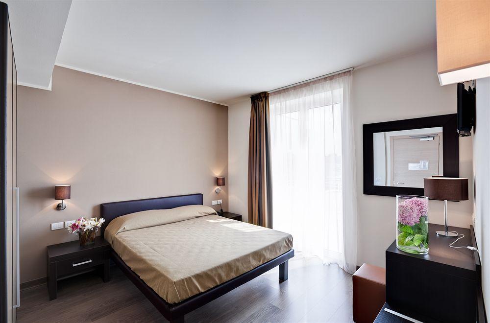 Hotel Acquadolce Пескьера-дель-Гарда Экстерьер фото