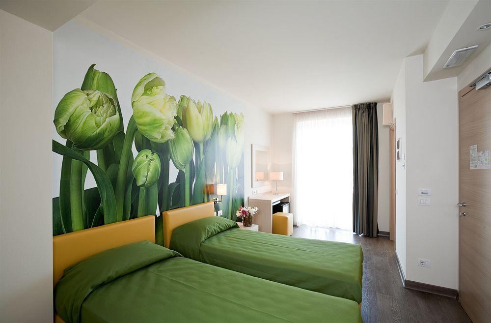Hotel Acquadolce Пескьера-дель-Гарда Экстерьер фото