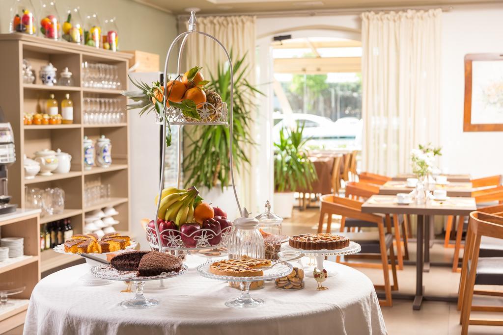 Hotel Acquadolce Пескьера-дель-Гарда Экстерьер фото