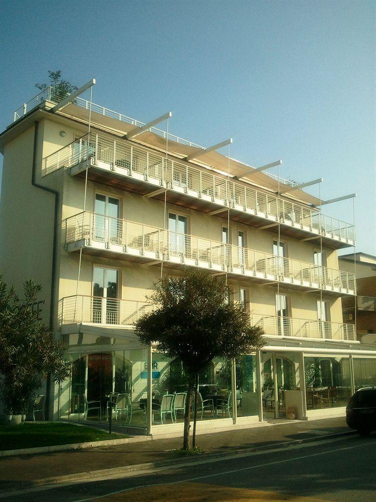 Hotel Acquadolce Пескьера-дель-Гарда Экстерьер фото