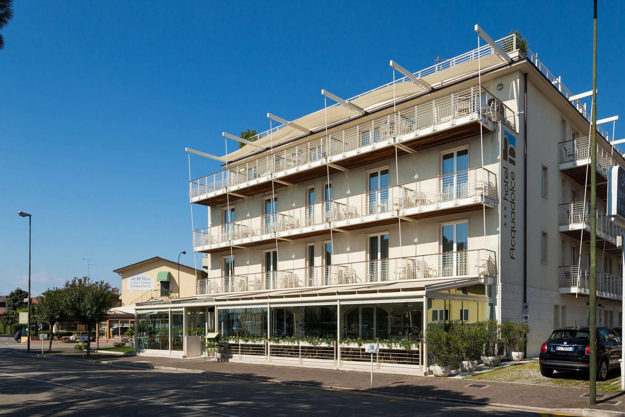Hotel Acquadolce Пескьера-дель-Гарда Экстерьер фото