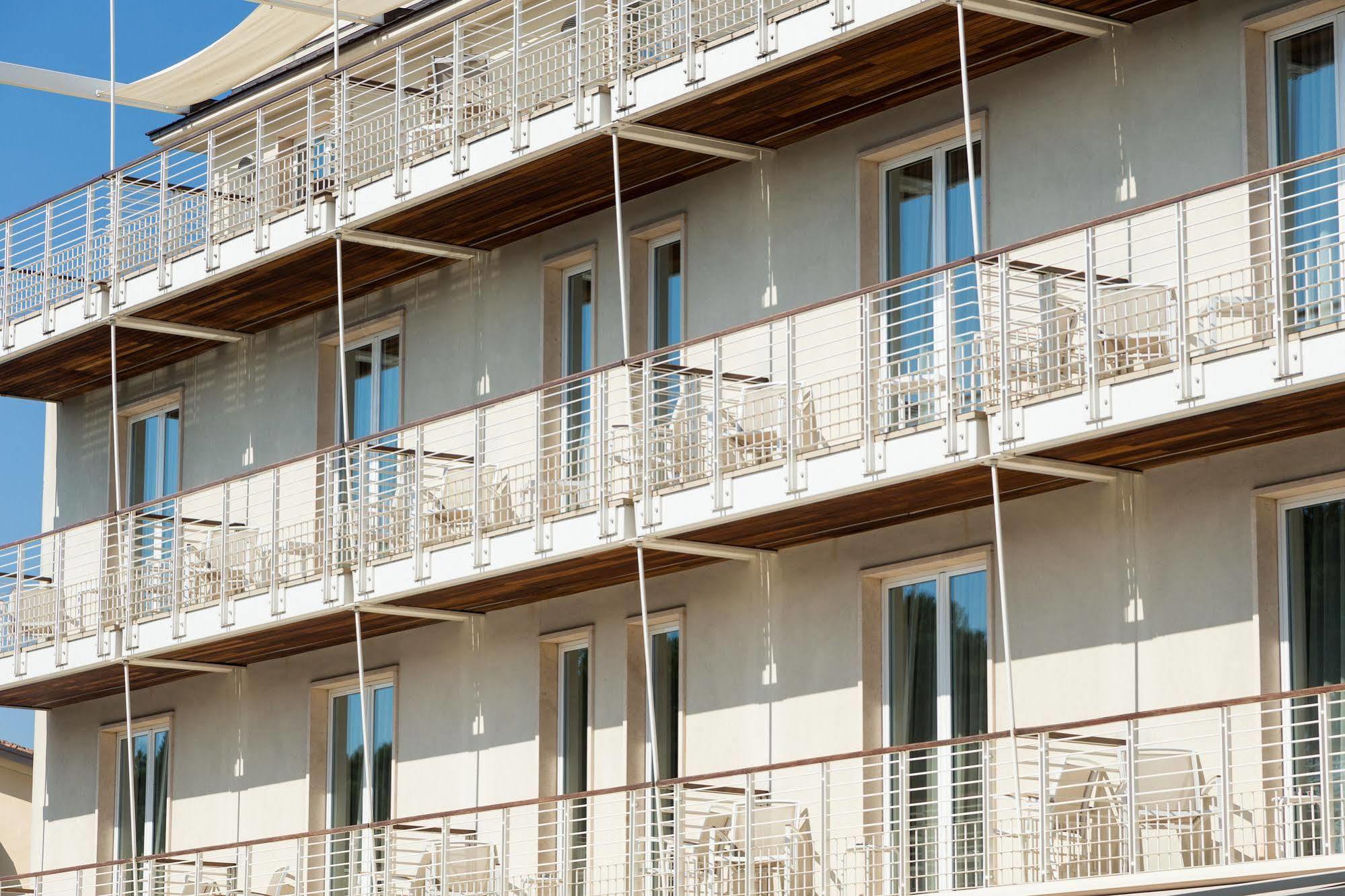 Hotel Acquadolce Пескьера-дель-Гарда Экстерьер фото