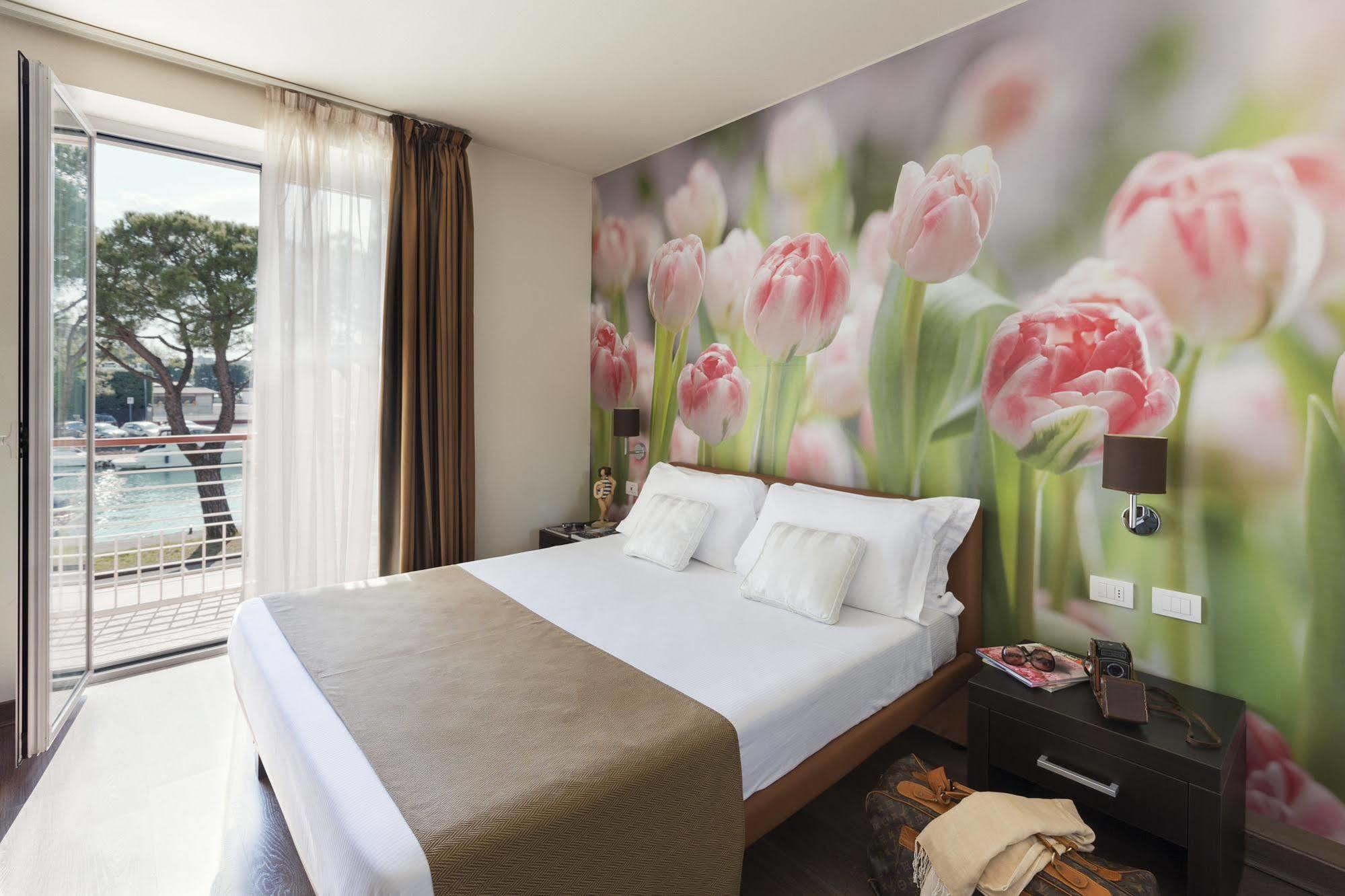 Hotel Acquadolce Пескьера-дель-Гарда Экстерьер фото