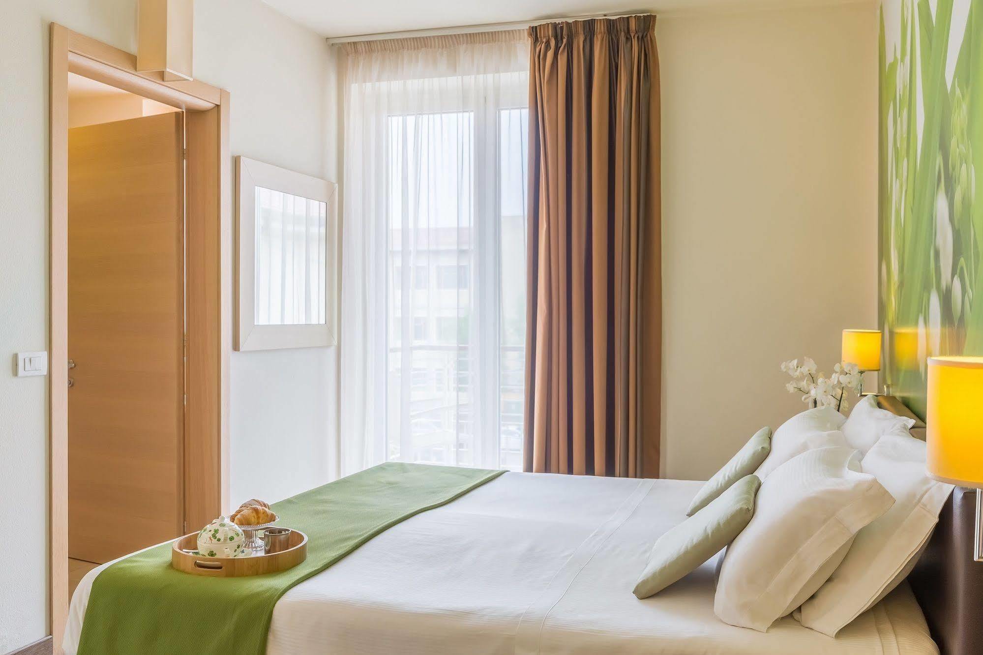 Hotel Acquadolce Пескьера-дель-Гарда Экстерьер фото