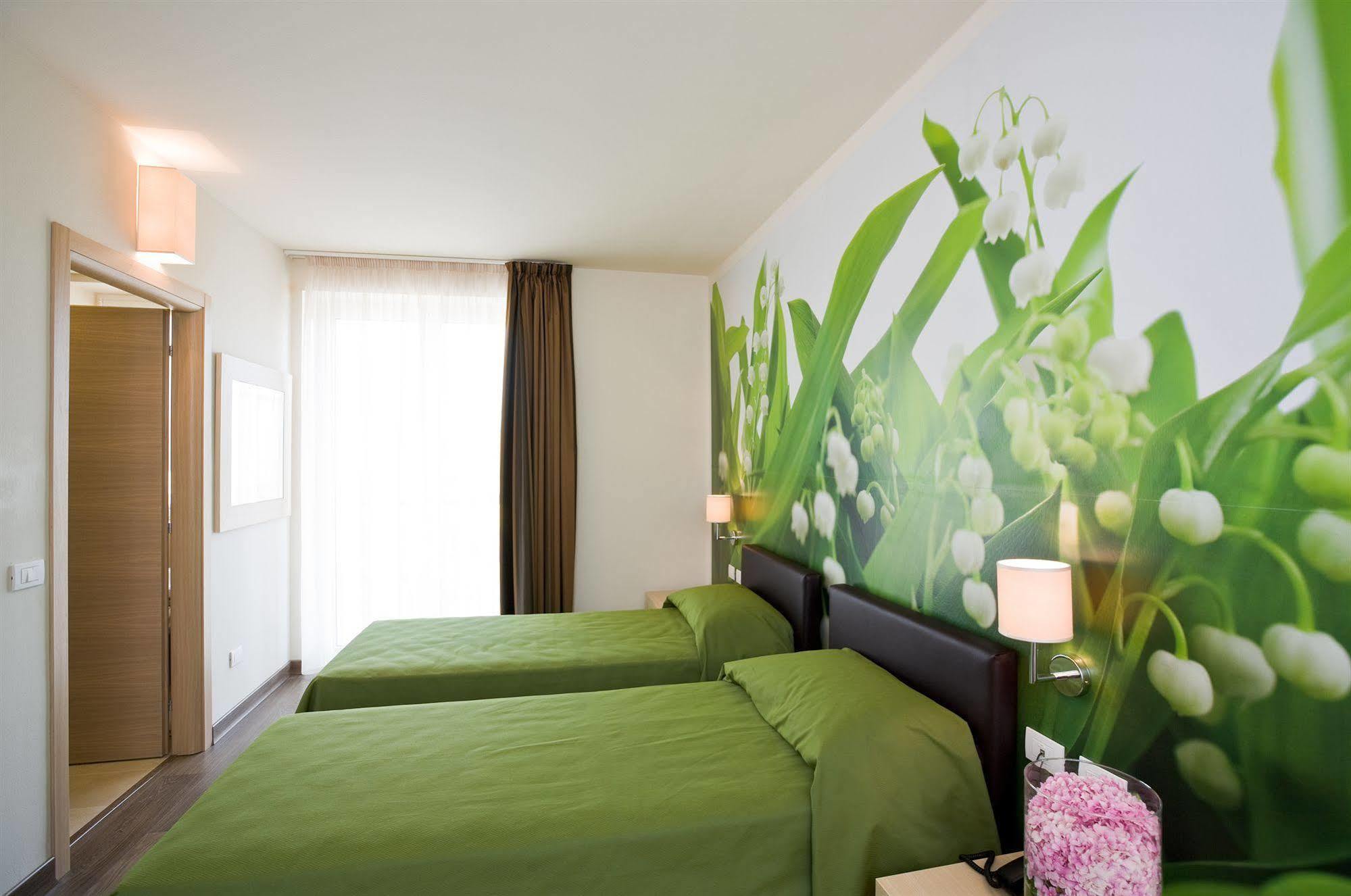 Hotel Acquadolce Пескьера-дель-Гарда Экстерьер фото