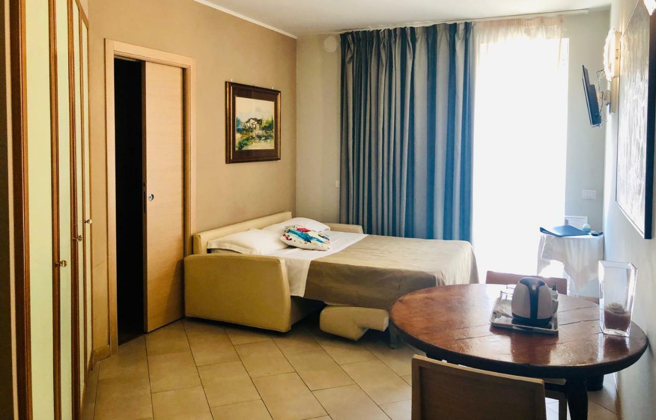 Hotel Acquadolce Пескьера-дель-Гарда Экстерьер фото